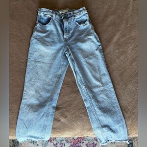 Abercrombie and Fitch| 90s Straight Ultra High Rise| size 4 short